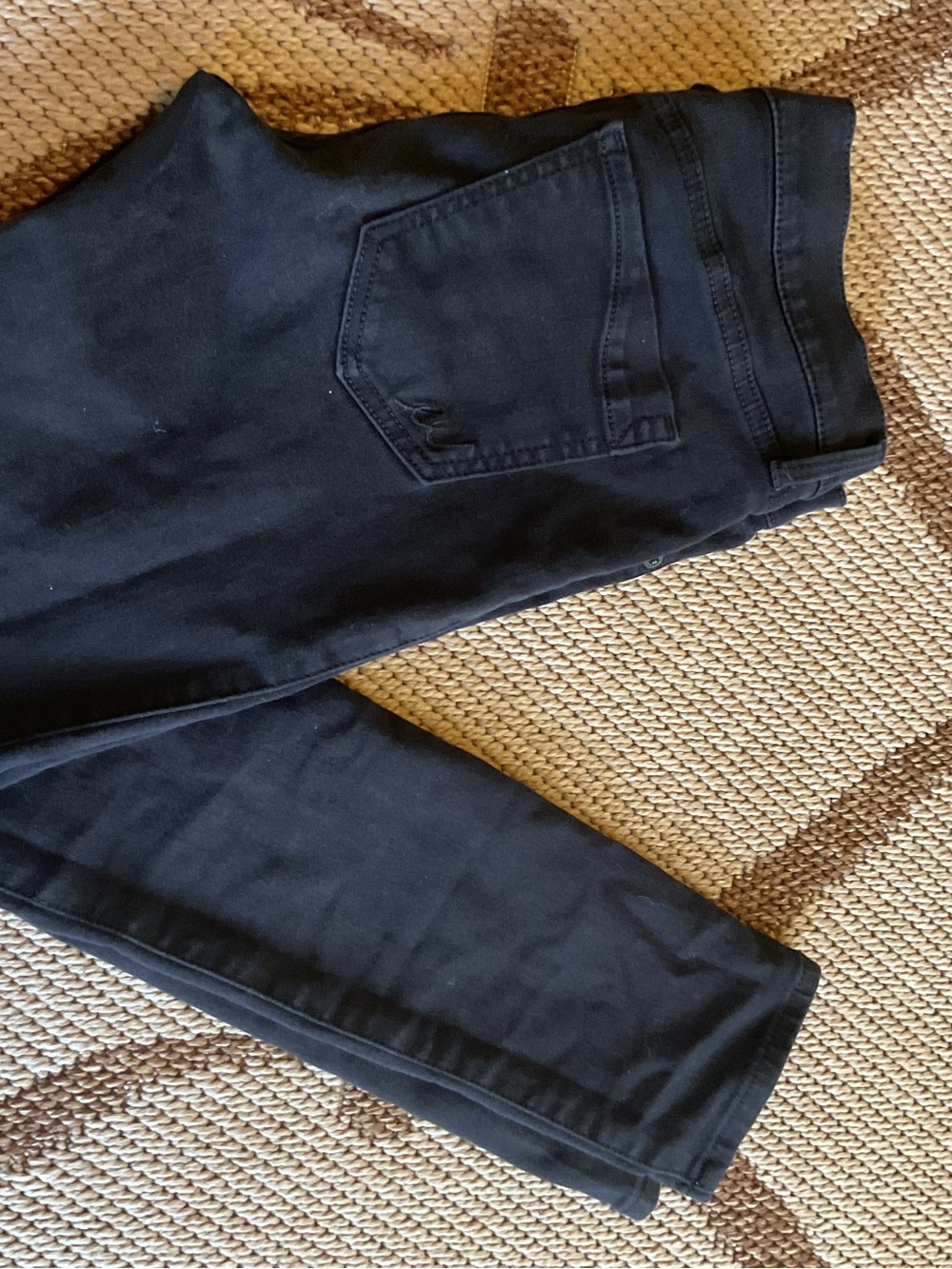 Express women’s Slim Black Jeans — Sleek Everyday Staple